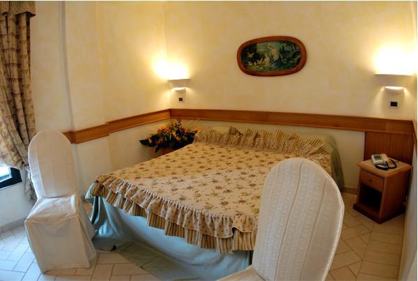 Hotel Pace San Giovanni Rotondo Quarto foto