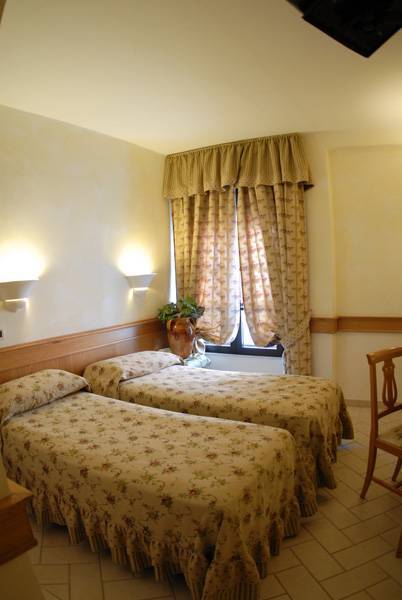 Hotel Pace San Giovanni Rotondo Quarto foto